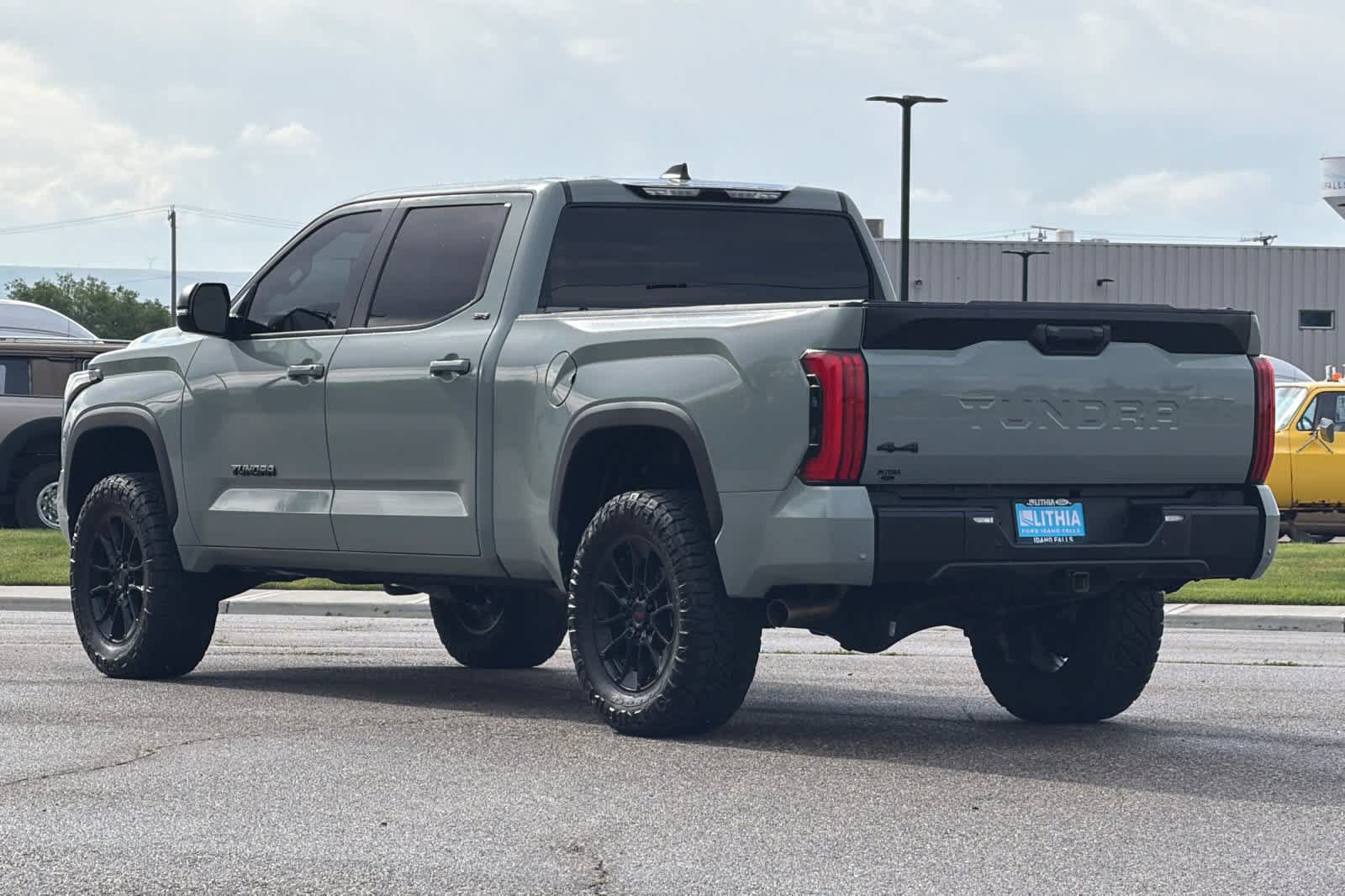 Used 2024 Toyota Tundra SR5 w/ SR5 Premium Package AWD/4WD image 6
