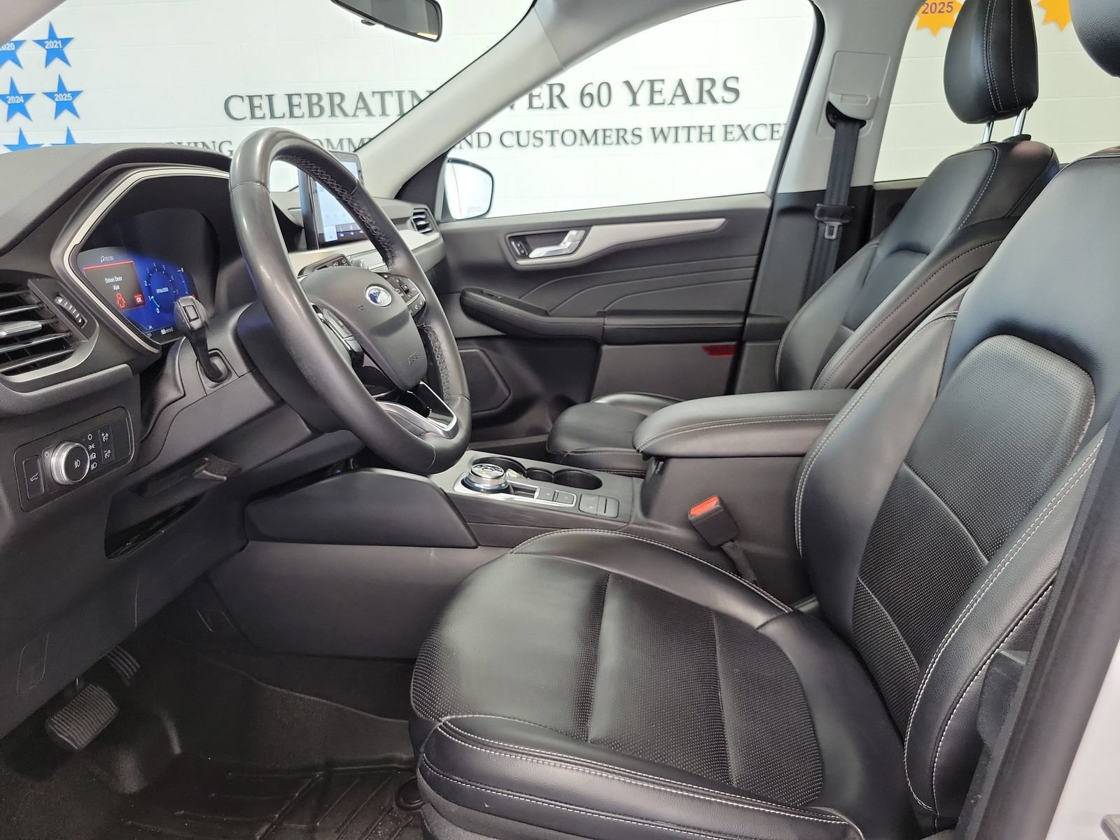 Certified 2021 Ford Escape SEL w/ Technology Package AWD/4WD image 8