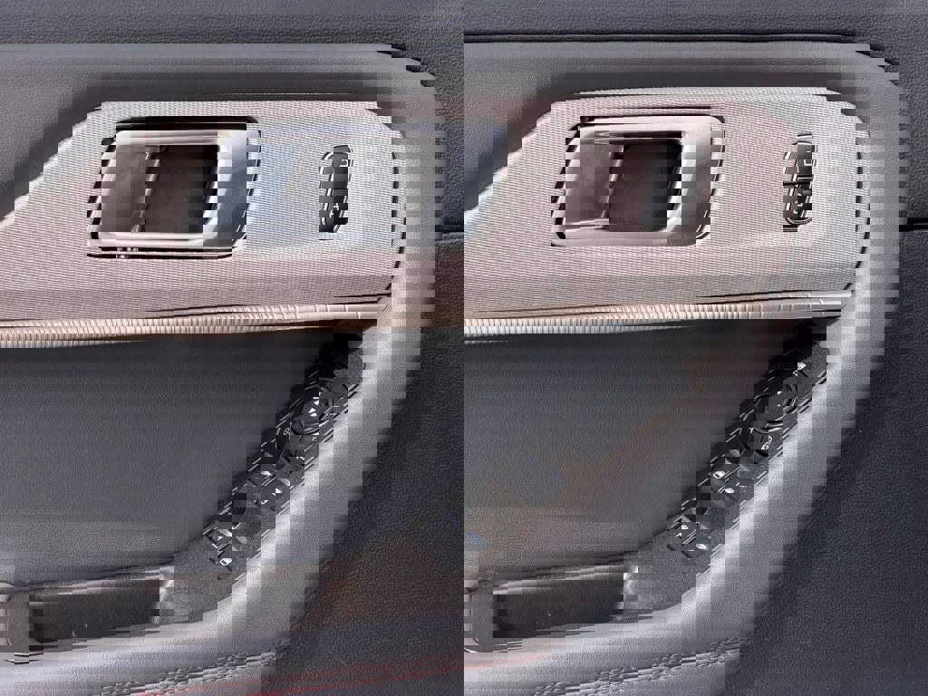 Certified 2025 Ford Explorer Active w/ Active Comfort Package image 28