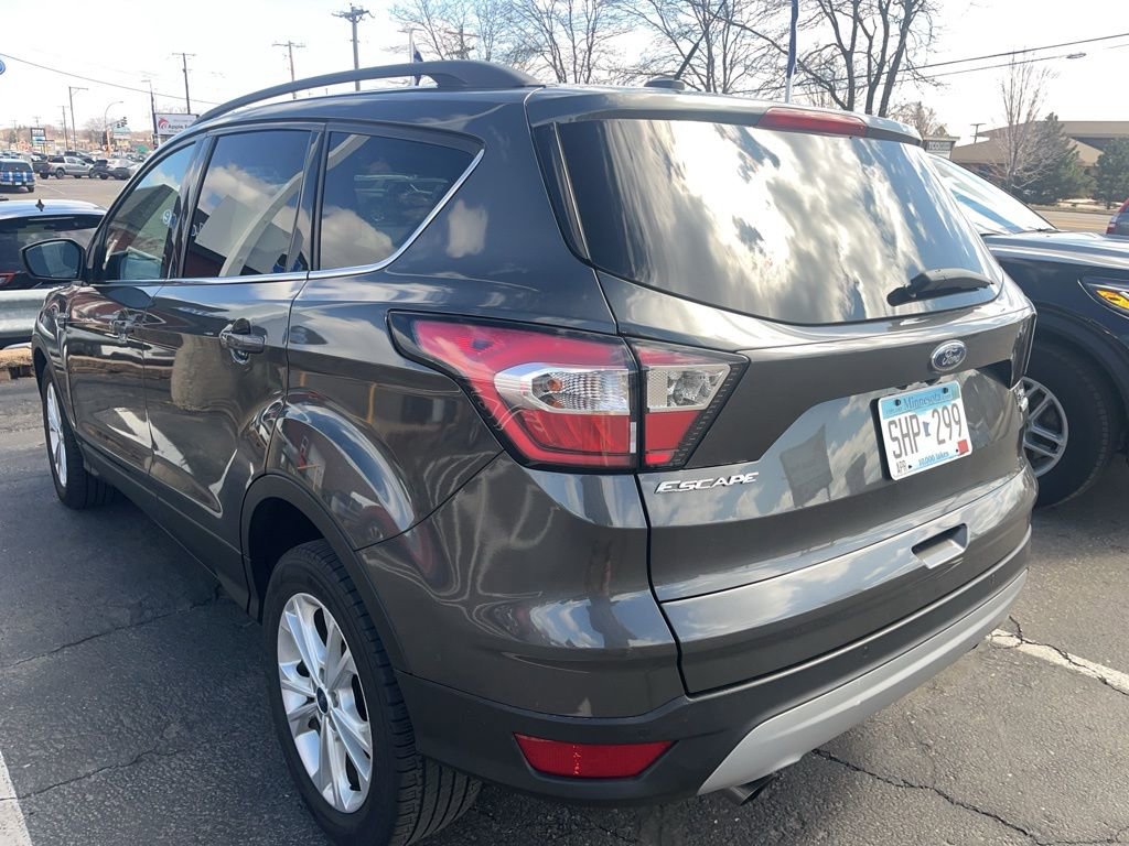 Certified 2017 Ford Escape SE w/ Equipment Group 201A image 2