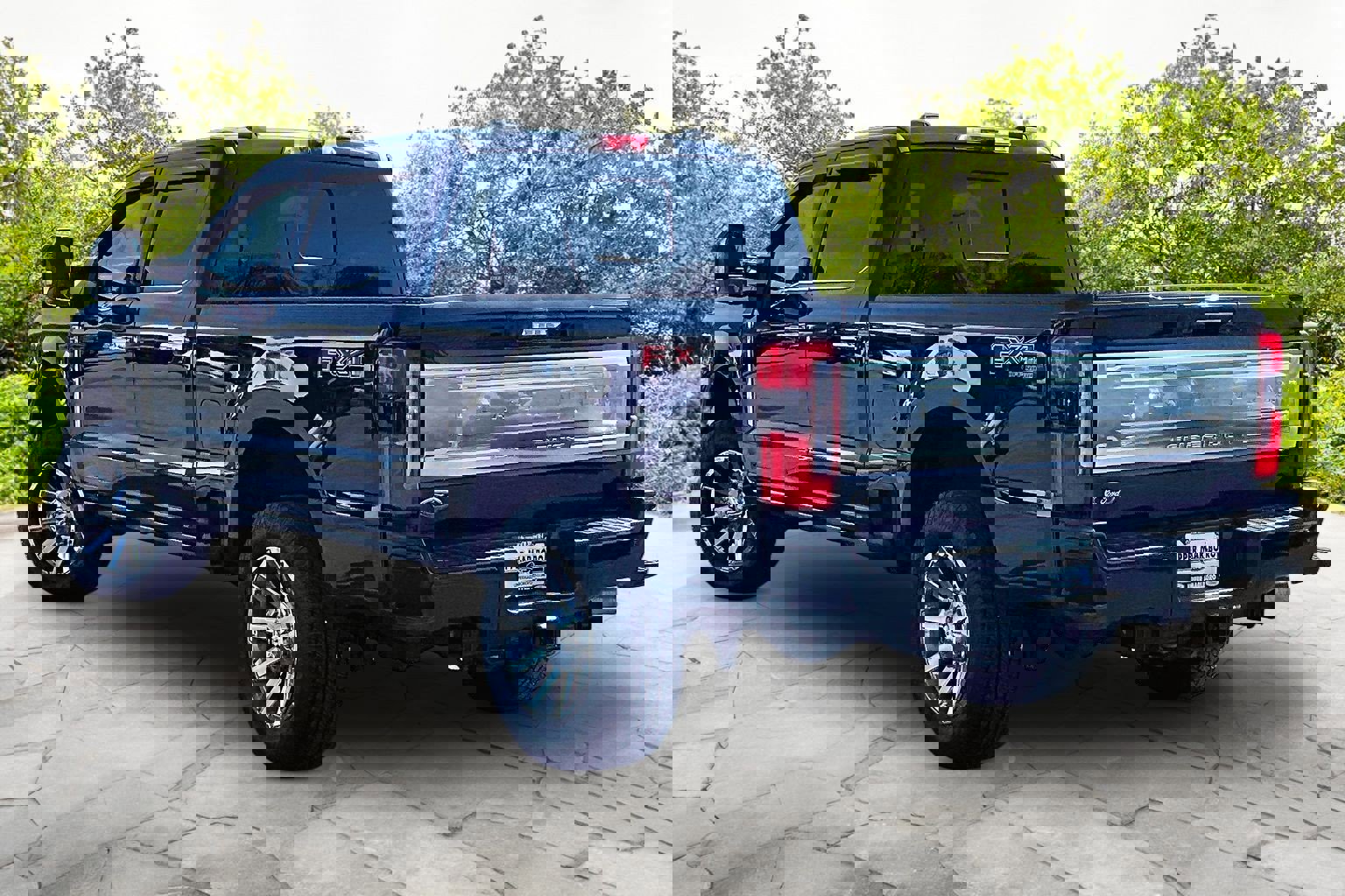 Certified 2023 Ford F250 Platinum w/ FX4 Off-Road Package image 2