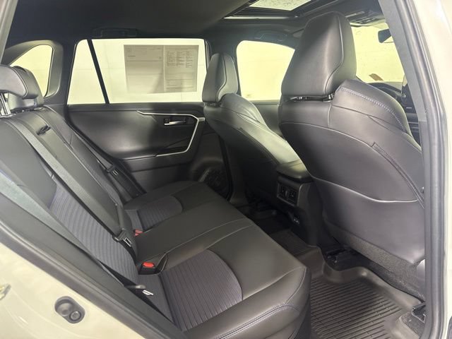 Used 2025 Toyota RAV4 XSE w/ Advanced Technology Package AWD/4WD image 5