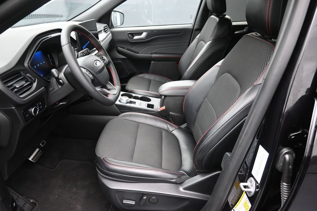 Certified 2024 Ford Escape ST-Line w/ Tech Pack #1 AWD/4WD image 21
