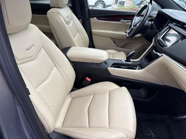 Used 2018 Cadillac XT5 Luxury w/ Driver Awareness Package AWD/4WD image 8