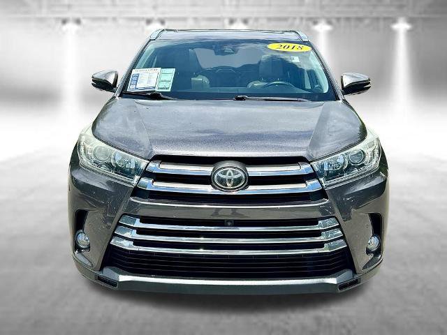 Used 2018 Toyota Highlander Limited Platinum FWD image 2