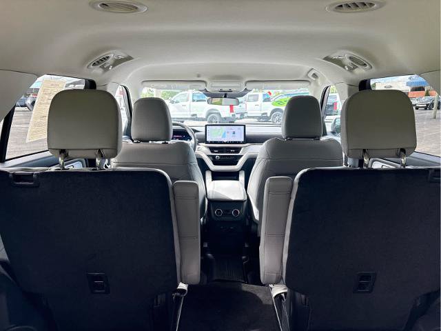 Certified 2025 Ford Explorer Active w/ Active Comfort Package AWD/4WD image 9