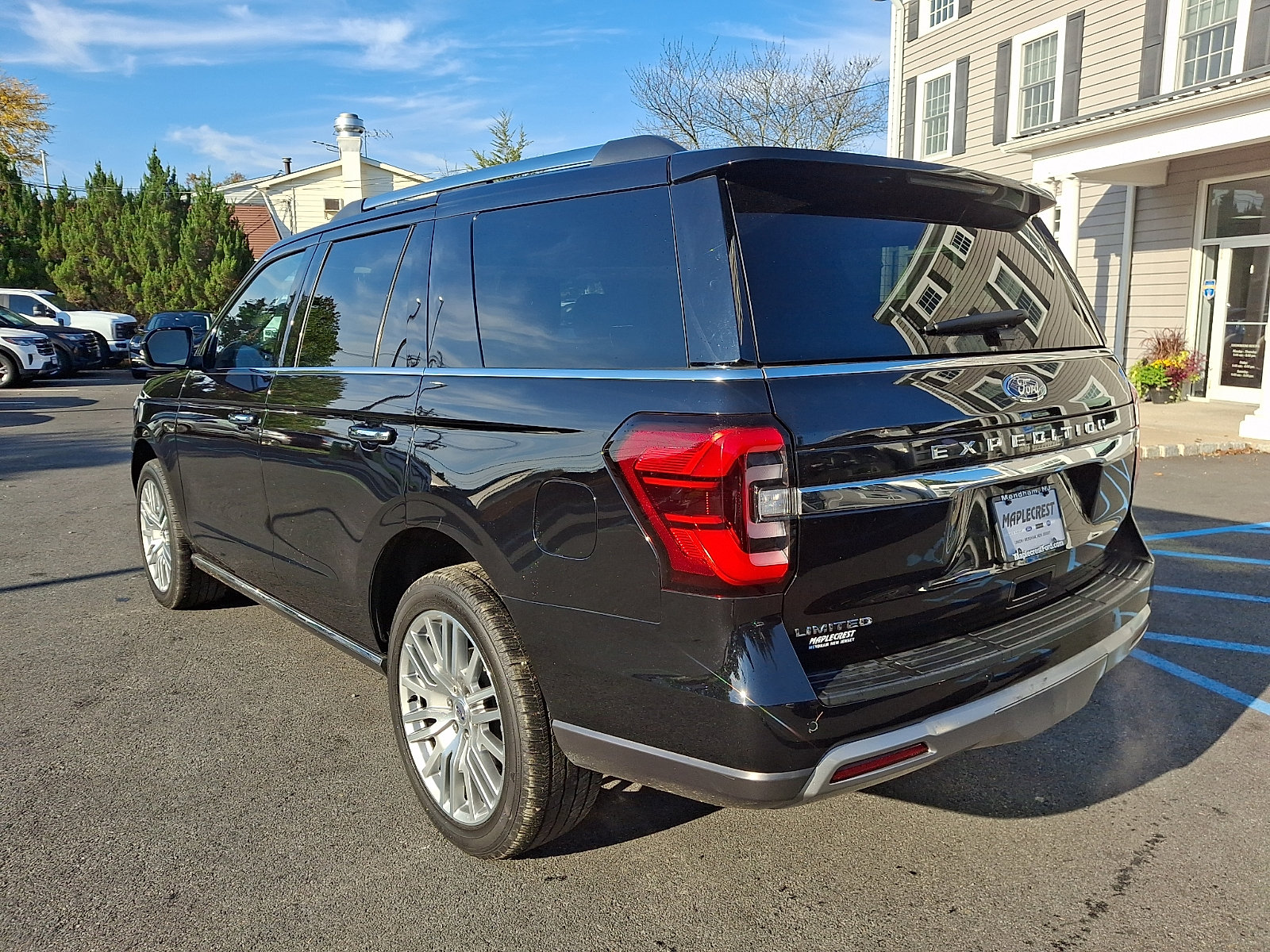 Certified 2024 Ford Expedition Limited AWD/4WD image 7