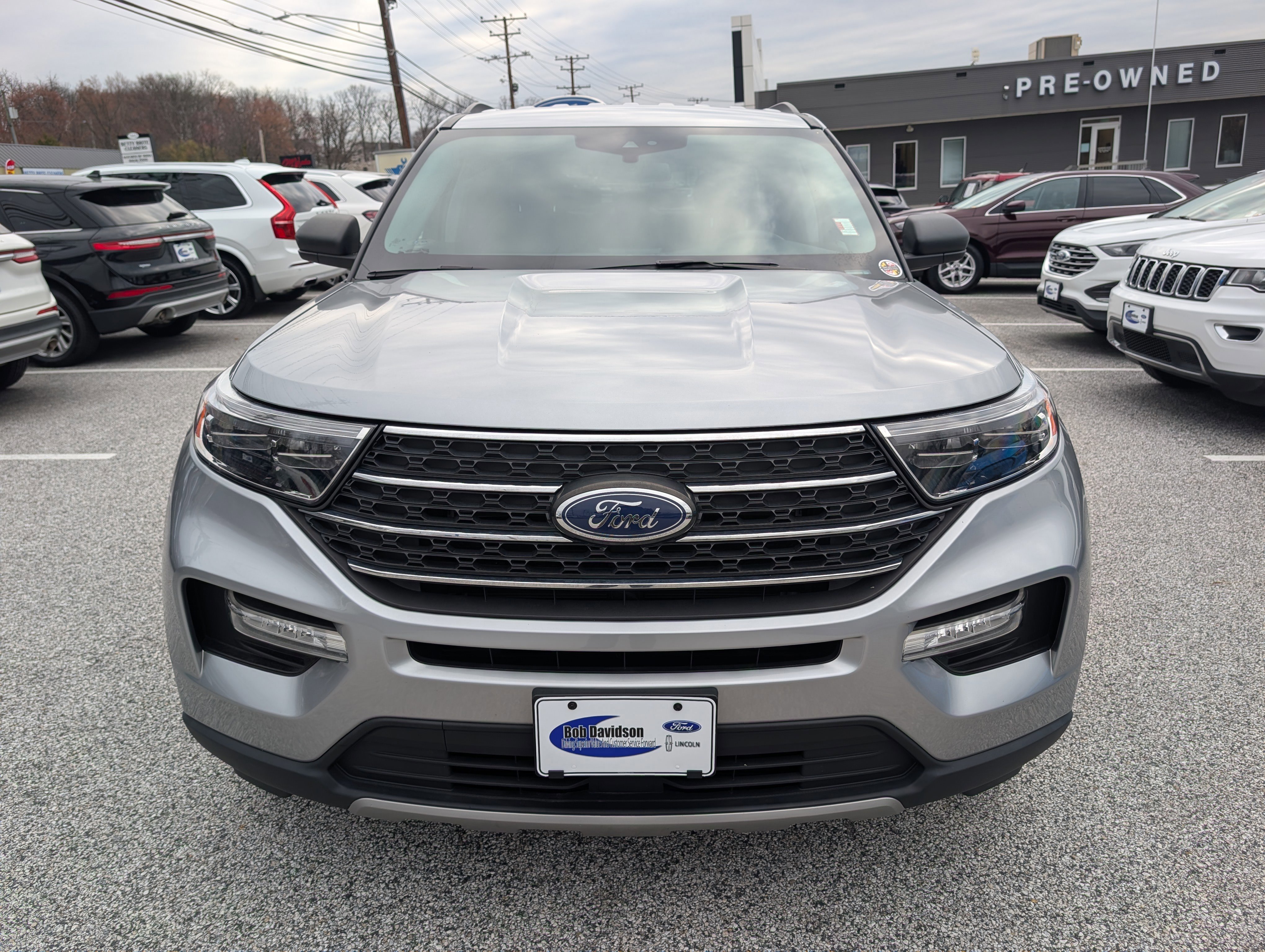 Certified 2022 Ford Explorer XLT w/ Equipment Group 202A image 9