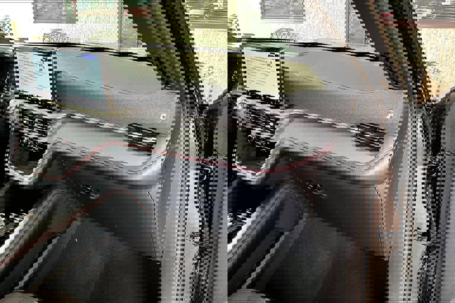 Certified 2025 Ford Explorer ST-Line image 18