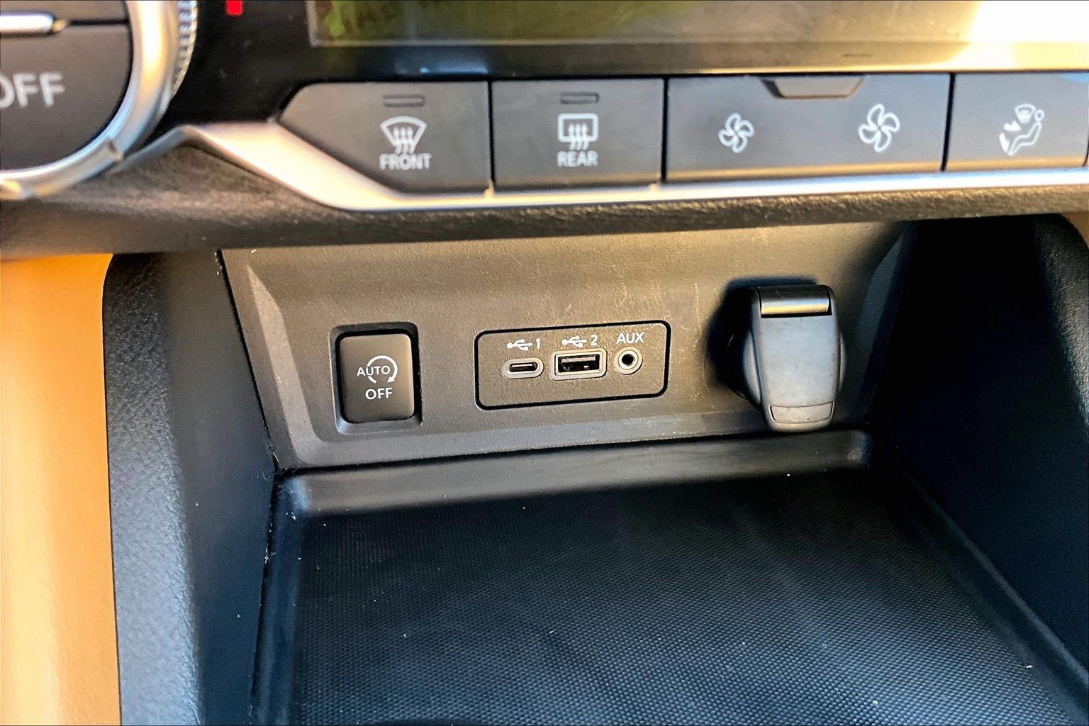 Used 2025 Nissan Sentra SV w/ SV Premium Package FWD image 16