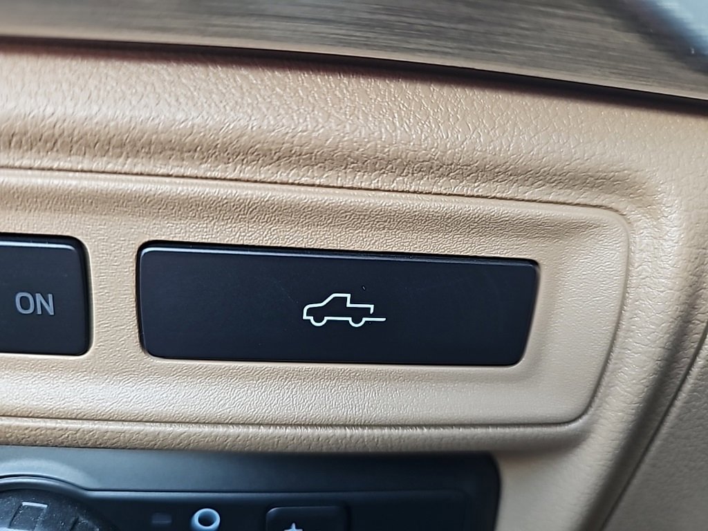 Certified 2021 Ford F150 Lariat image 40