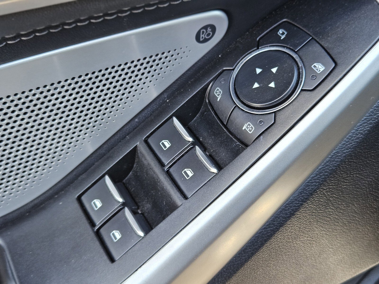 Certified 2022 Ford Explorer Limited w/ Limited Technology Package image 18