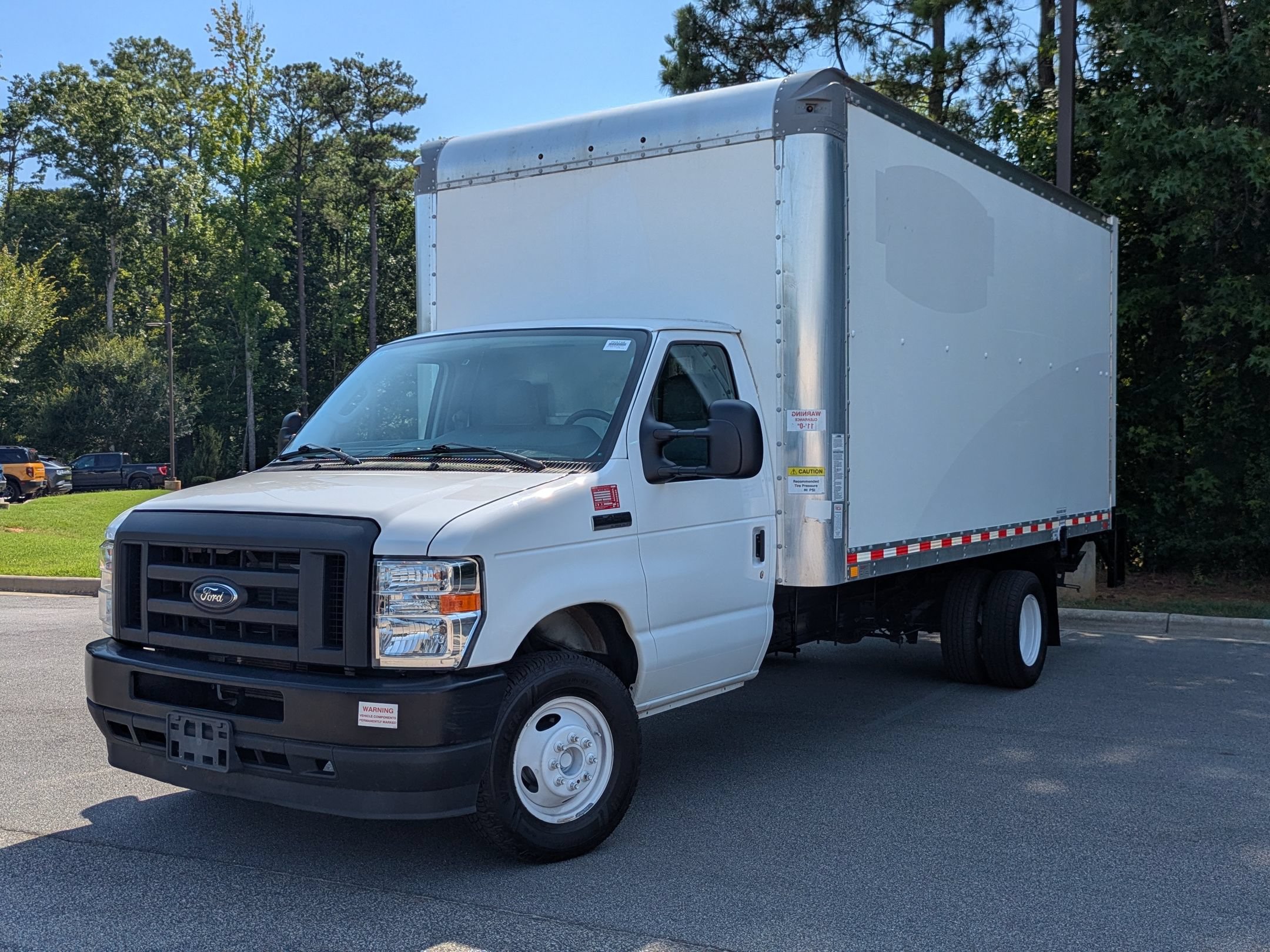 Certified 2024 Ford E-450 and Econoline 450 Super Duty w/ Power Windows & Locks Group RWD image 6