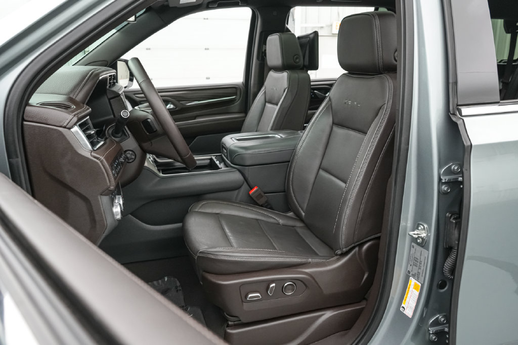 Used 2023 GMC Yukon Denali AWD/4WD image 15