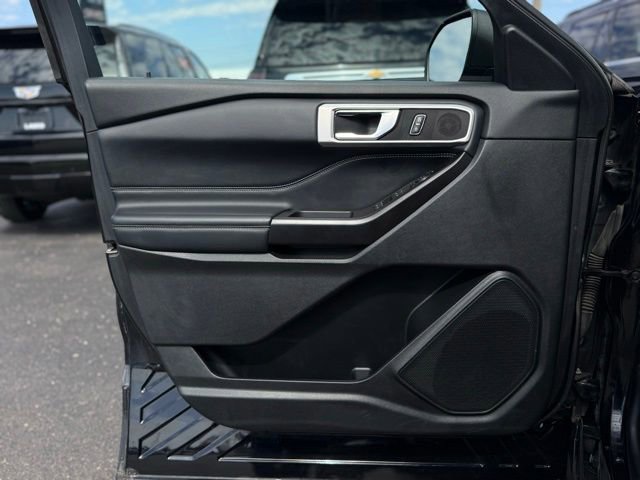 Certified 2020 Ford Explorer XLT w/ Equipment Group 202A image 15