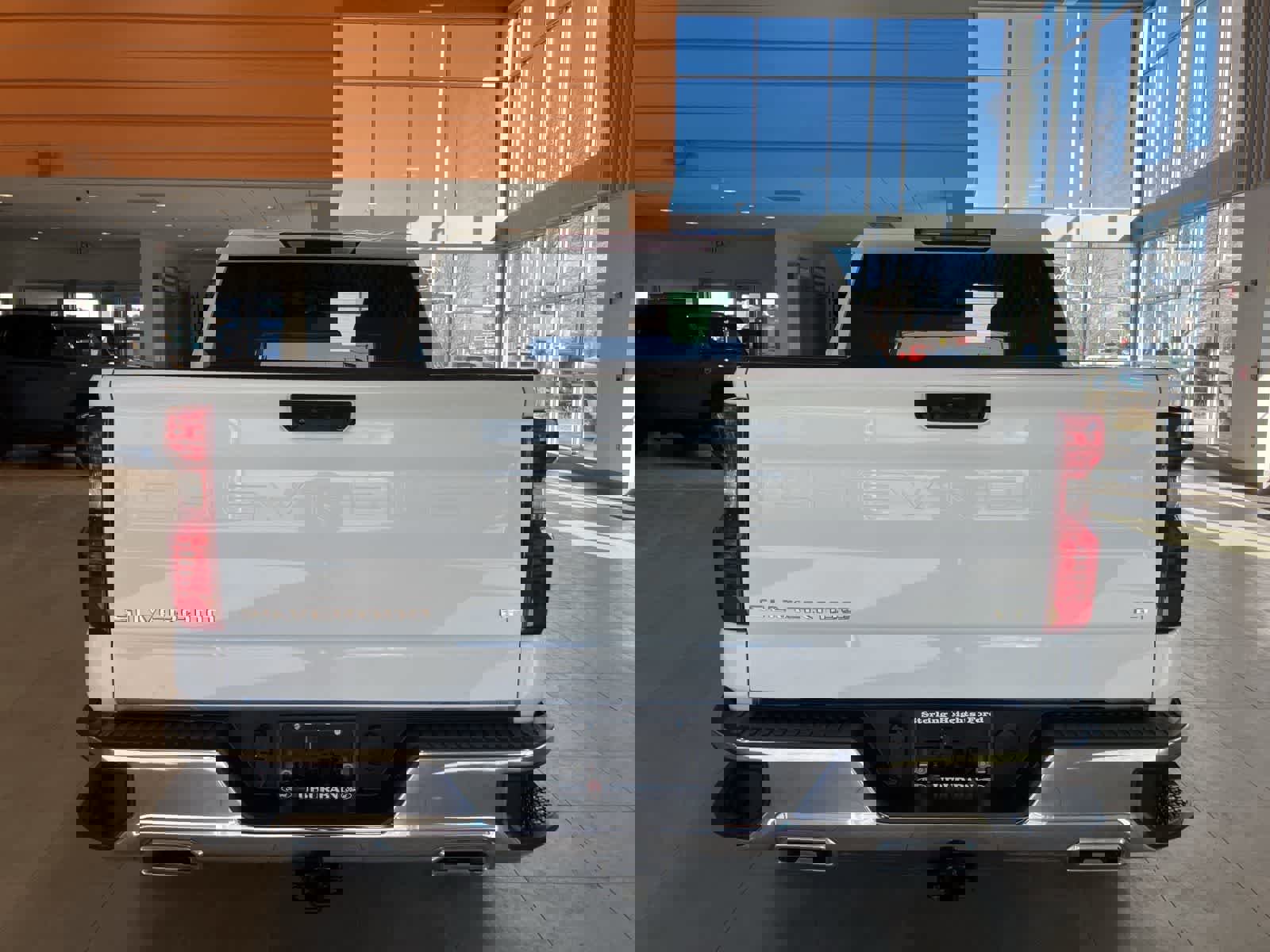 Used 2023 Chevrolet Silverado 1500 LT w/ Z71 Off-Road Package image 4