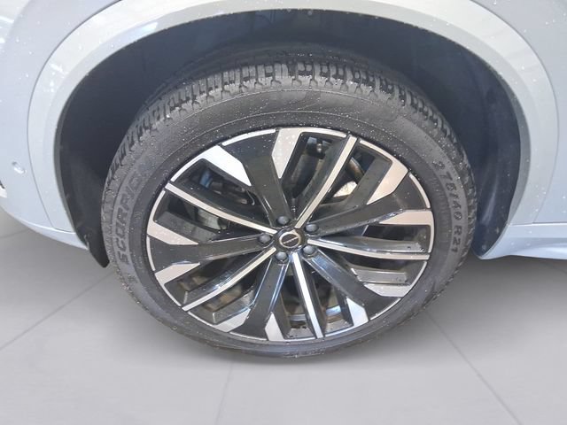Used 2025 Volvo XC90 B6 Plus AWD/4WD image 9