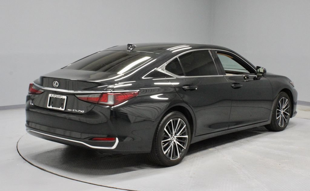 Used 2024 Lexus ES 250 w/ Premium Package AWD/4WD image 11