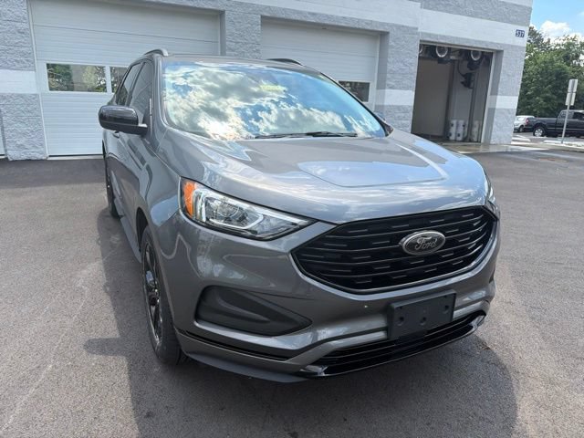 Certified 2024 Ford Edge SE w/ Black Appearance Package AWD/4WD image 9