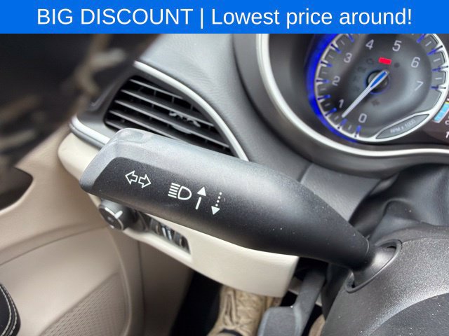 Used 2023 Chrysler Pacifica Touring-L FWD image 55