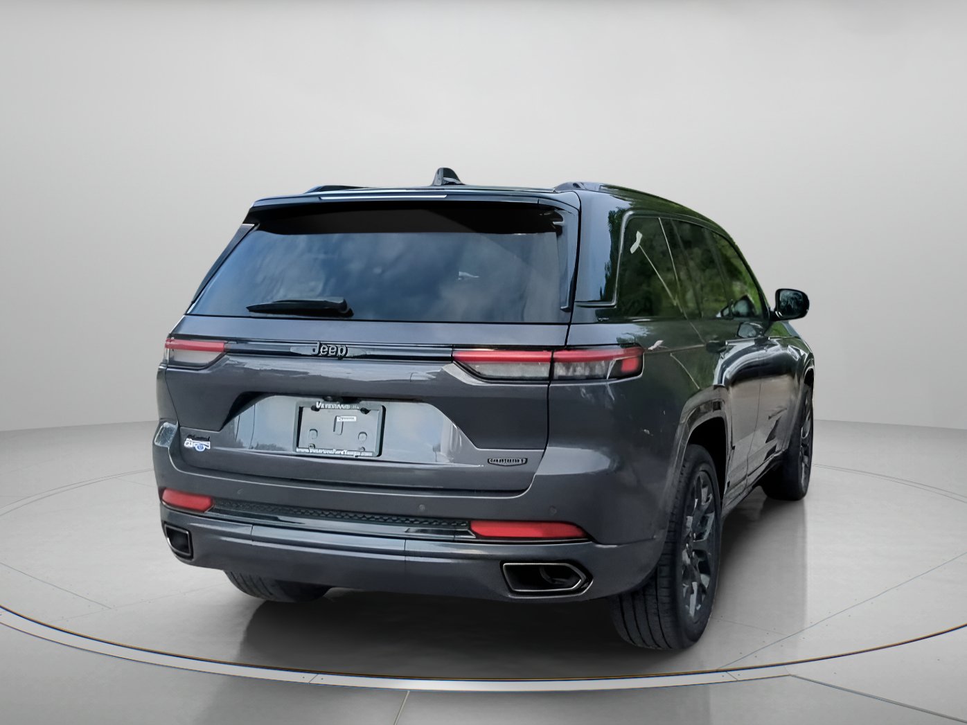 Used 2025 Jeep Grand Cherokee Summit w/ Obsidian Package AWD/4WD image 26