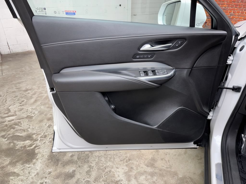 Used 2021 Cadillac XT4 Premium Luxury AWD/4WD image 9