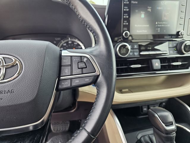 Used 2021 Toyota Highlander XLE image 27