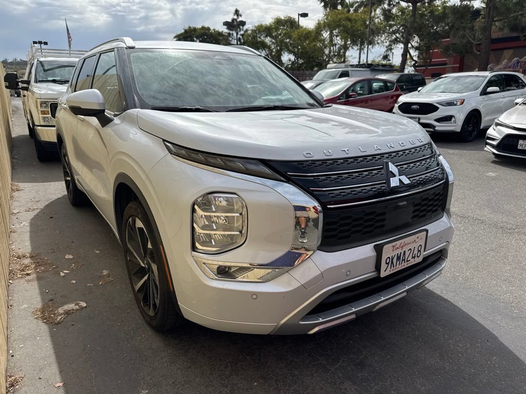 Used 2024 Mitsubishi Outlander SEL FWD image 14