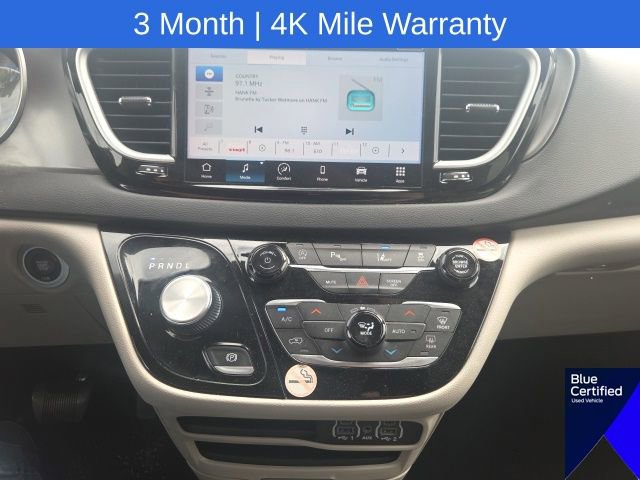 Used 2023 Chrysler Pacifica Touring-L FWD image 34