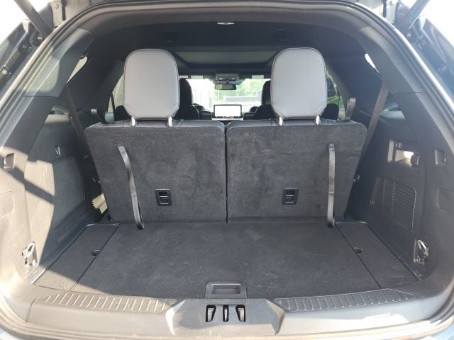 Certified 2025 Ford Explorer ST-Line w/ Premium Package AWD/4WD image 18