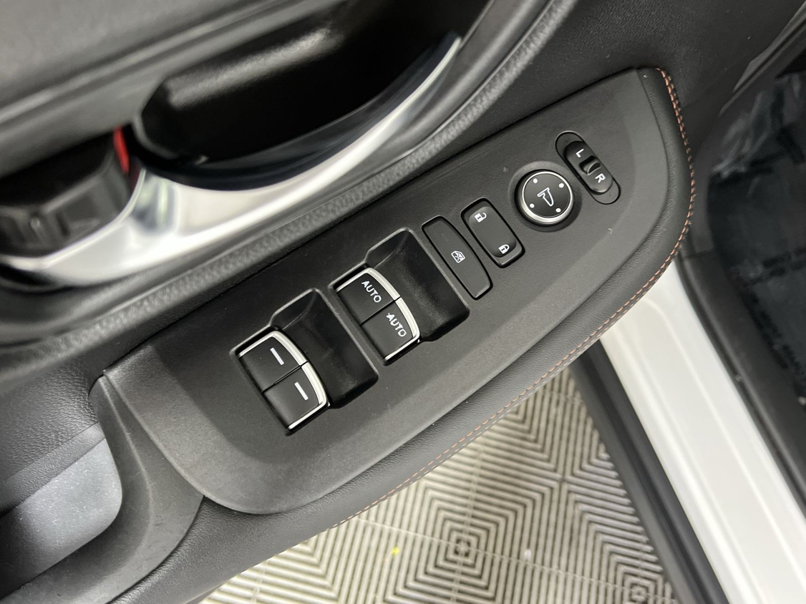 Used 2023 Honda HR-V Sport image 15