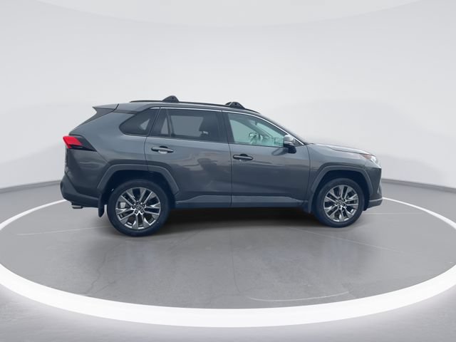 Used 2020 Toyota RAV4 XLE Premium AWD/4WD image 8