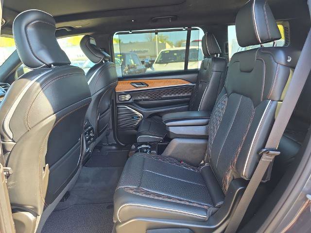 Used 2023 Jeep Grand Cherokee L Summit AWD/4WD image 17