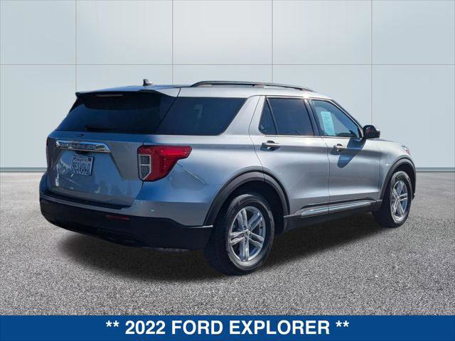 Certified 2022 Ford Explorer XLT image 4