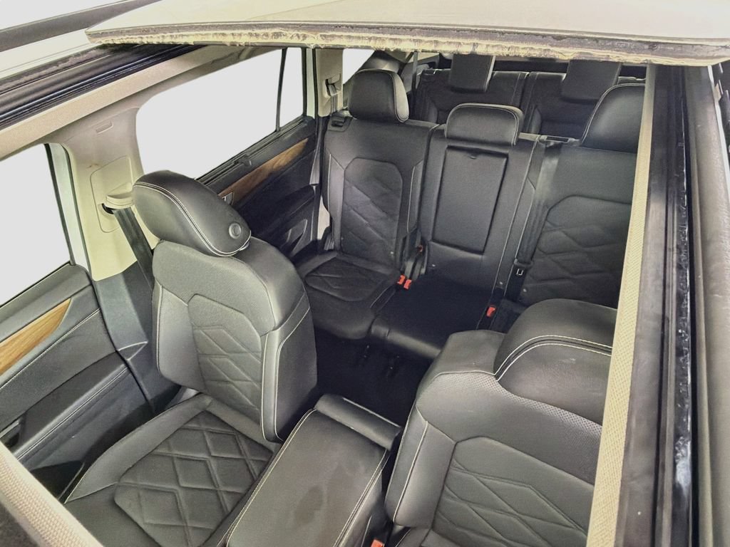 Used 2024 Volkswagen Atlas SE w/ Panoramic Sunroof Package FWD image 17