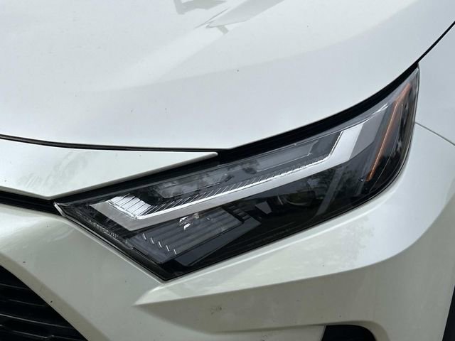 Used 2022 Toyota RAV4 XLE Premium AWD/4WD image 8