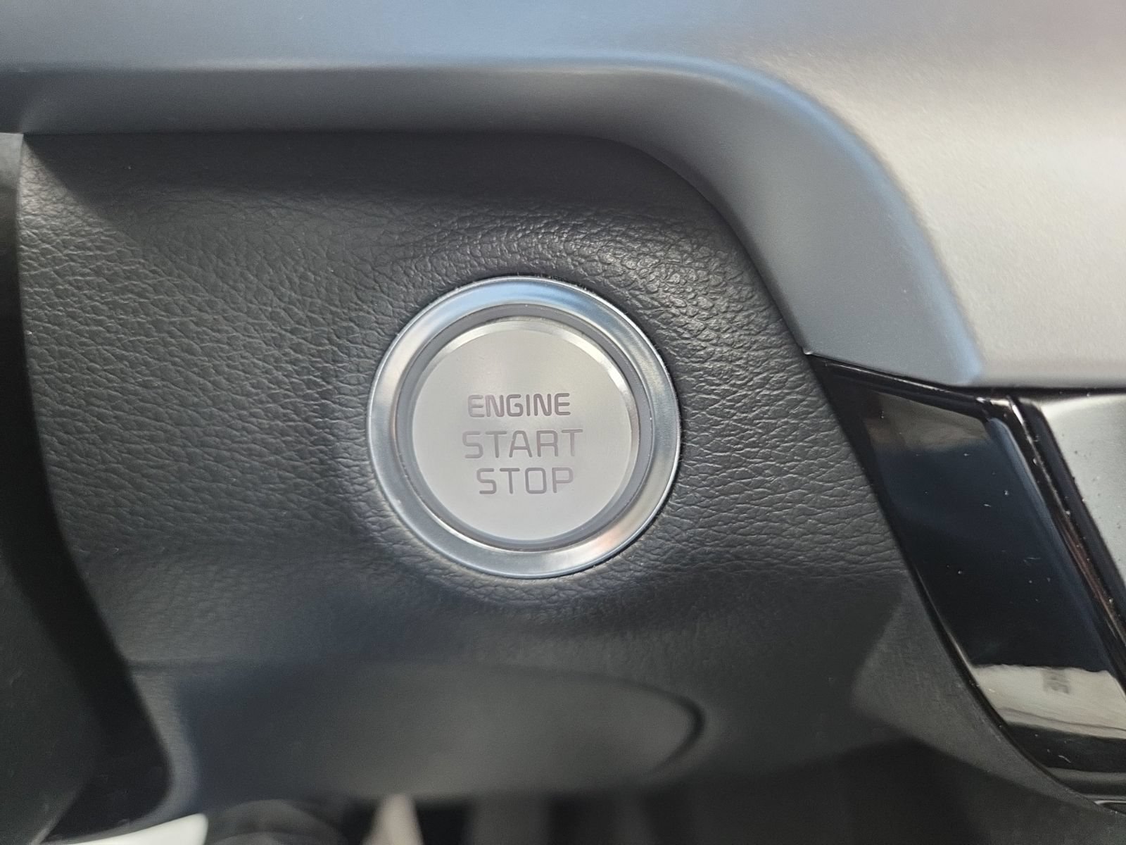 Used 2021 Kia Telluride S AWD/4WD image 32