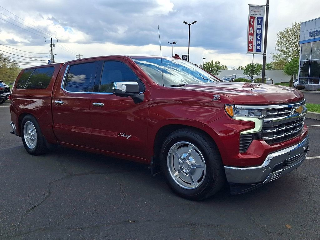 Used 2023 Chevrolet Silverado 1500 LTZ w/ LTZ Premium Package AWD/4WD image 3