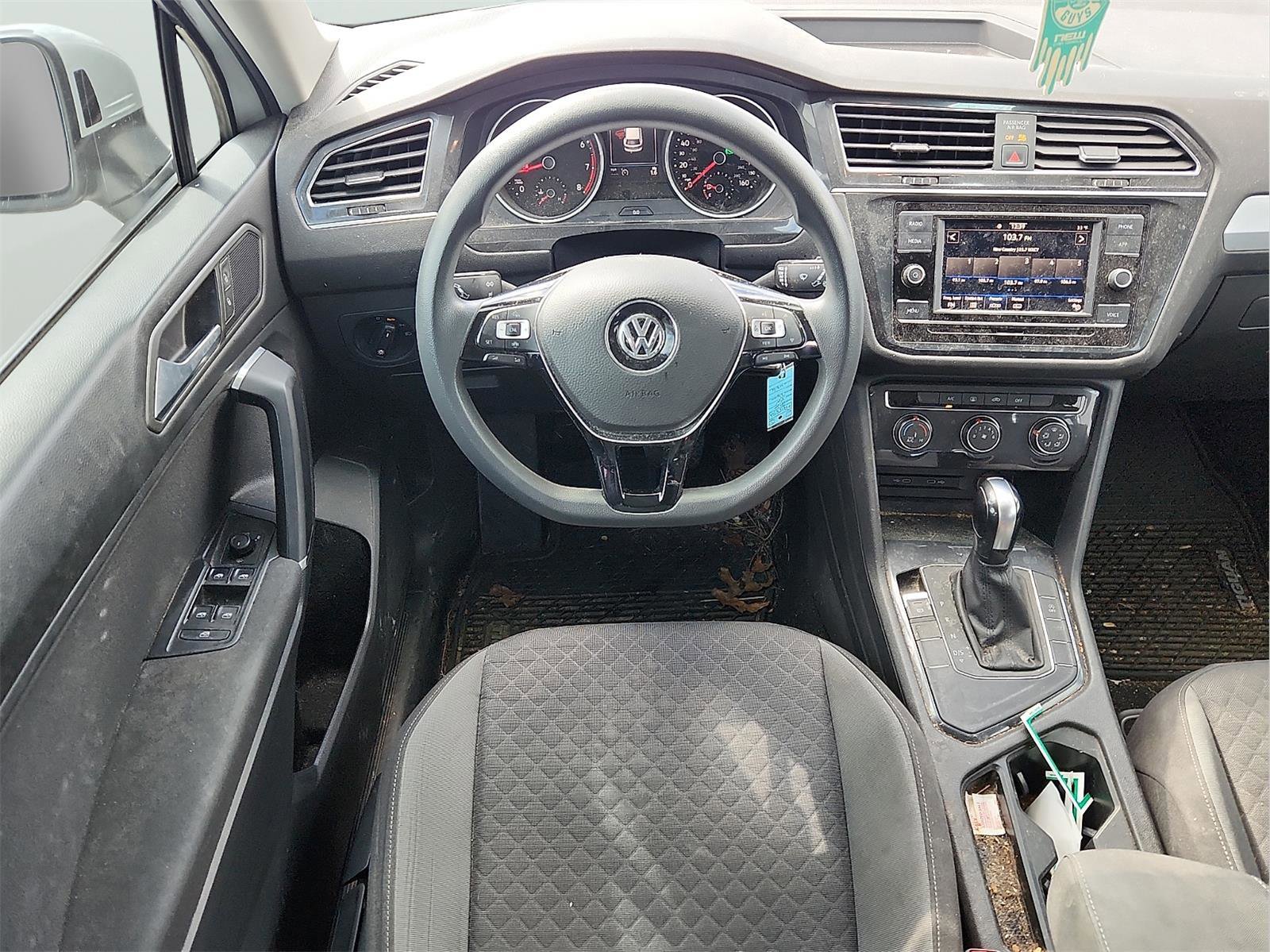 Used 2020 Volkswagen Tiguan S image 9