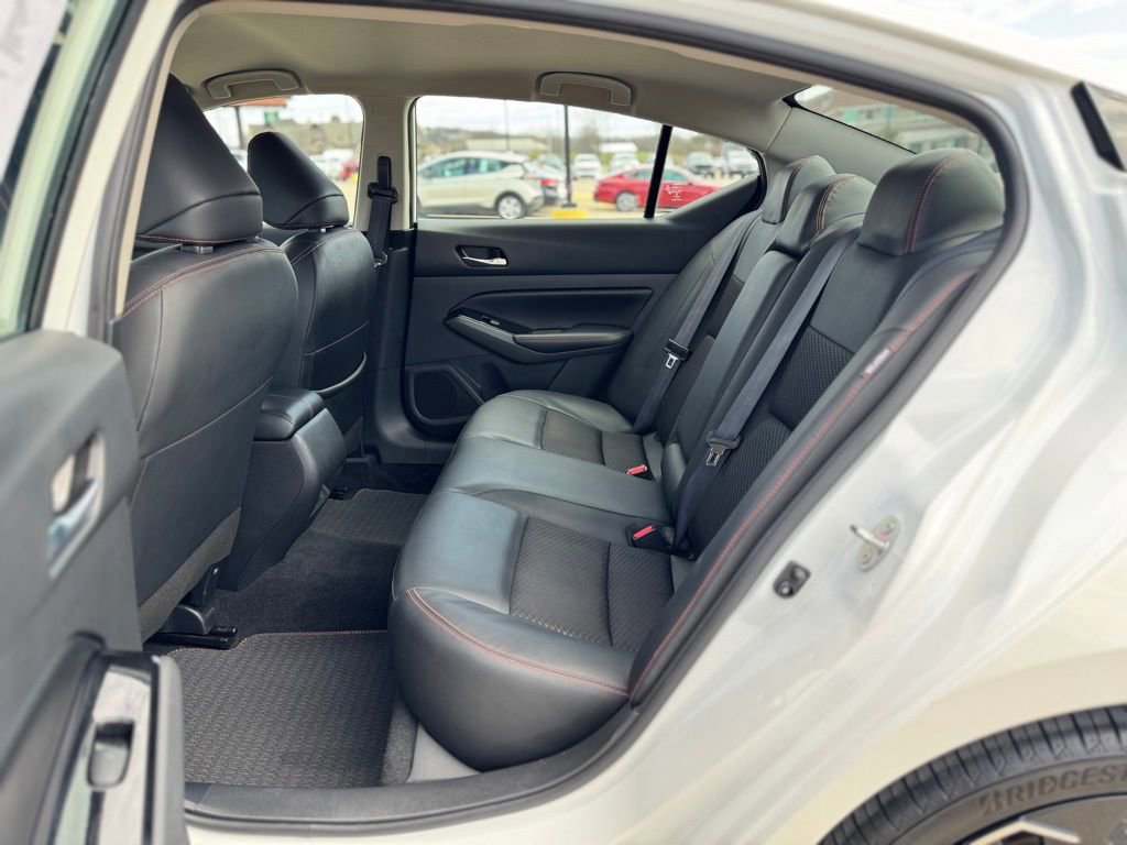 Used 2025 Nissan Altima 2.5 SR FWD image 32