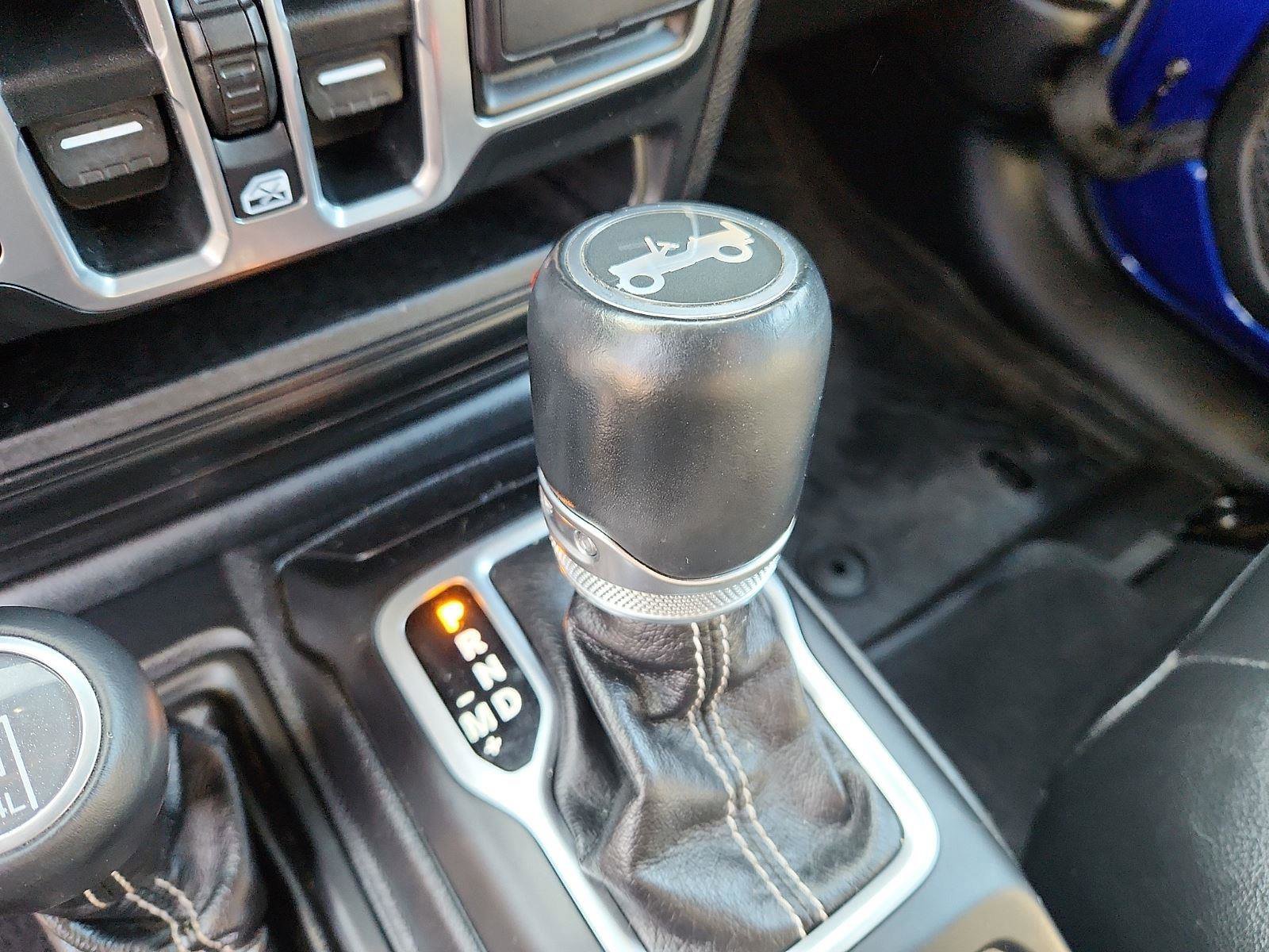 Used 2018 Jeep Wrangler Unlimited Sahara image 15