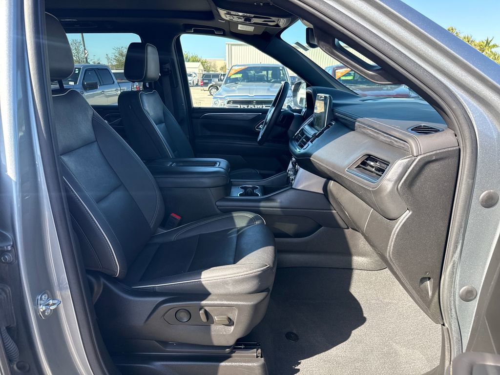 Used 2023 GMC Yukon SLT w/ SLT Luxury Package image 27