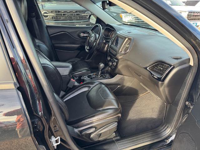 Used 2021 Jeep Cherokee Latitude Plus image 3