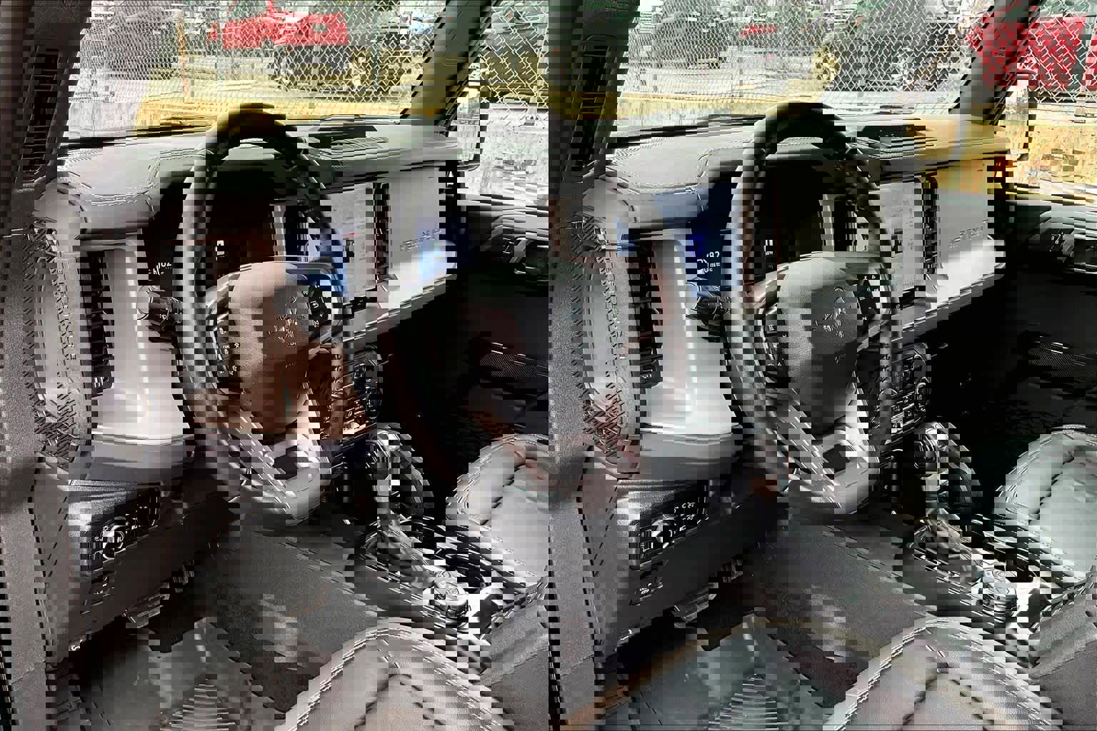 Certified 2025 Ford Bronco Outer Banks w/ Sasquatch Package image 19