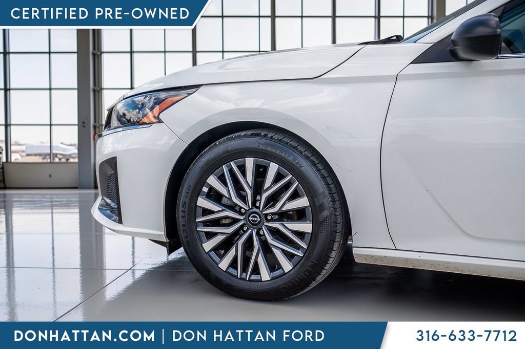 Used 2025 Nissan Altima 2.5 SV FWD image 34