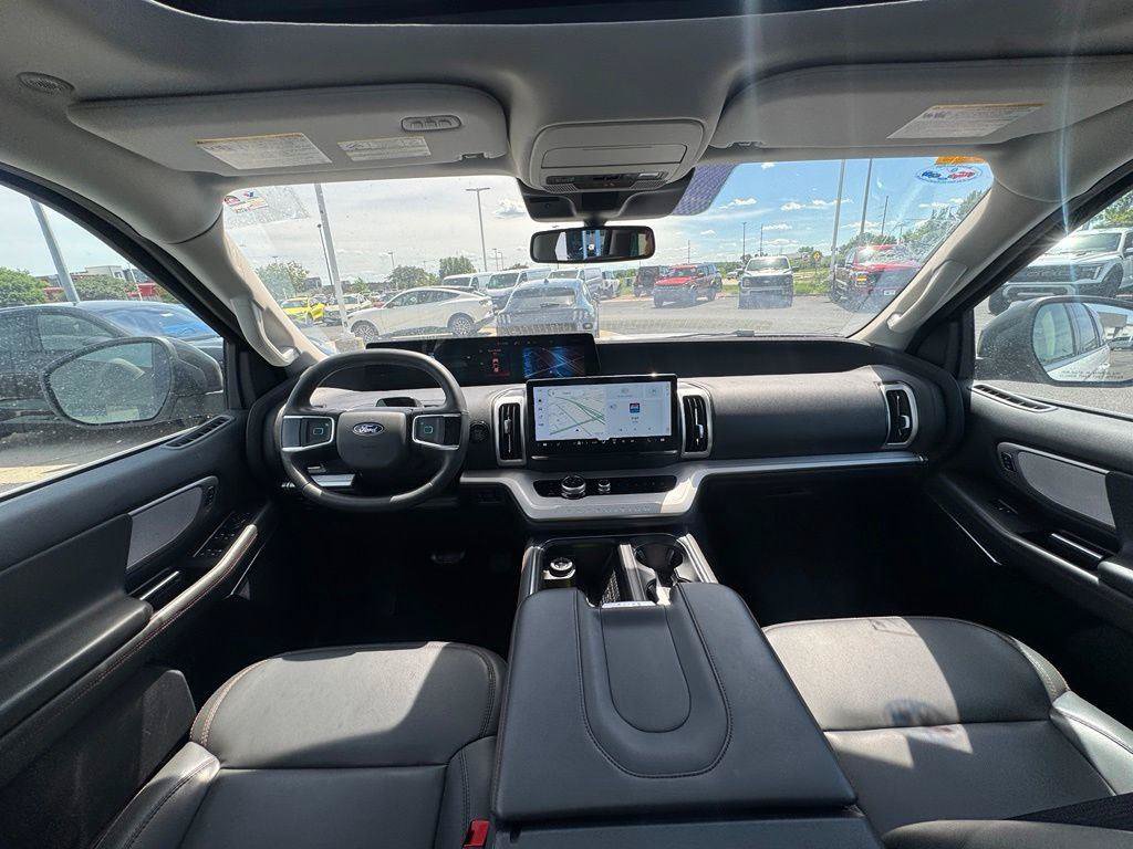 Certified 2025 Ford Expedition Active AWD/4WD image 22