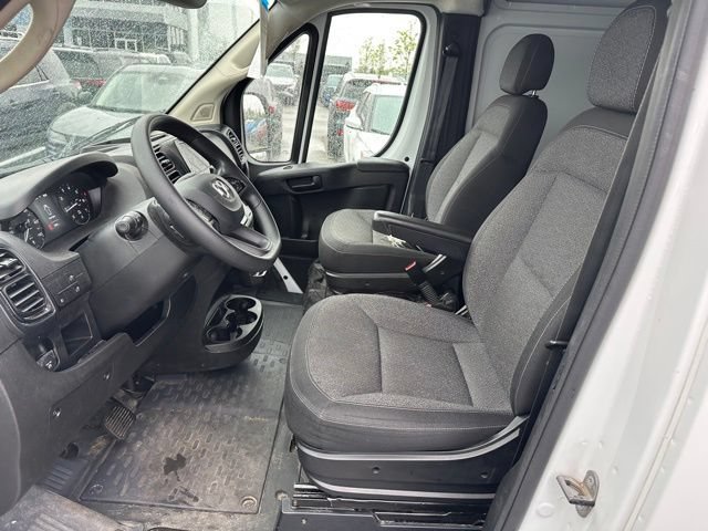 Used 2025 RAM ProMaster 2500 w/ Convenience Group FWD image 14