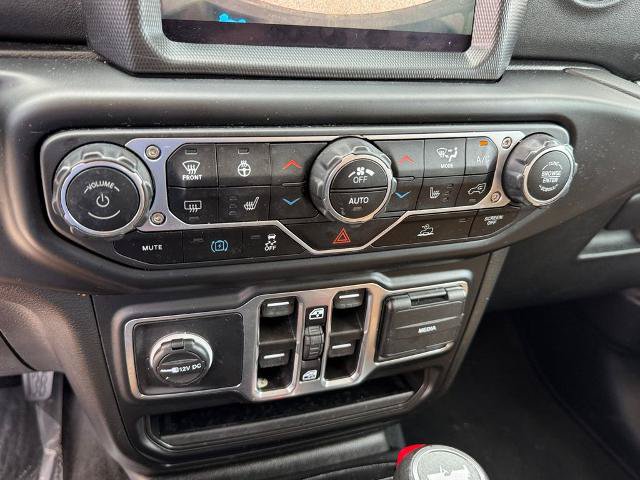 Used 2023 Jeep Wrangler Unlimited Sahara w/ Cold Weather Group AWD/4WD image 21
