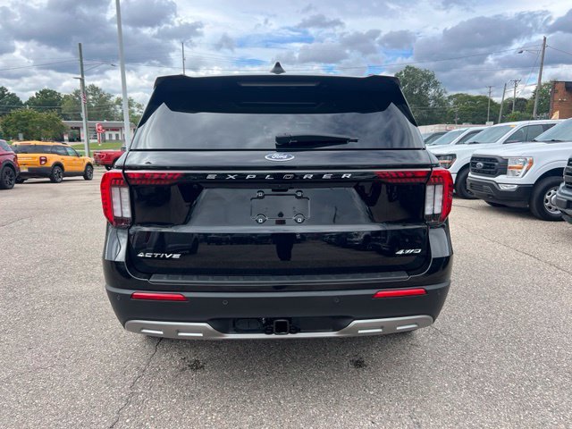 Certified 2025 Ford Explorer Active w/ Active Comfort Package AWD/4WD image 5