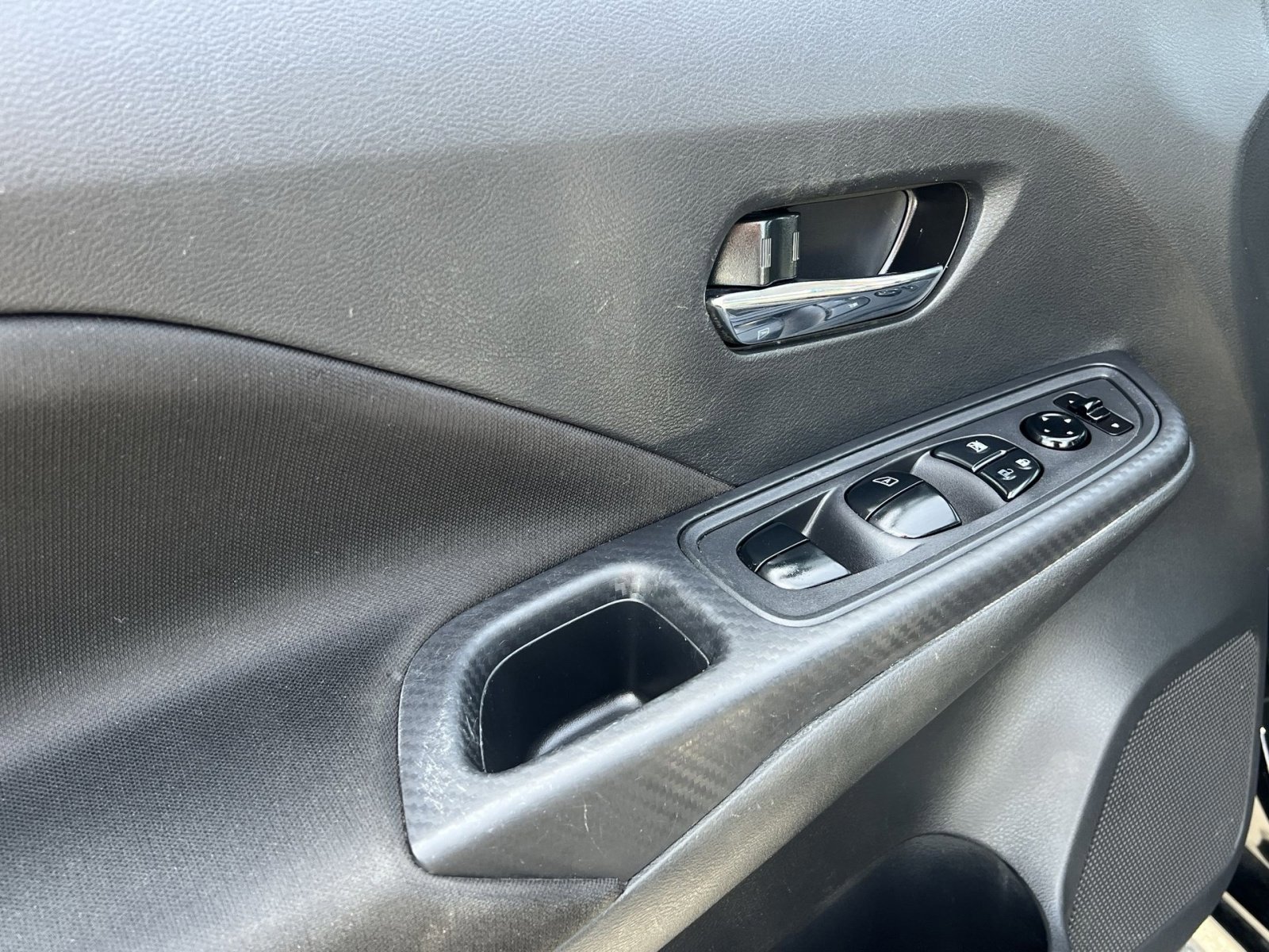 Used 2021 Nissan Versa SV FWD image 14